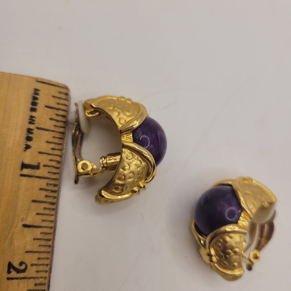 Brushed Gold Purple Acrylic Vintage Clip Earrings - Picture 2 of 2